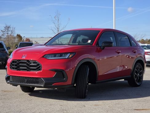 Used 2025 Honda HR-V Sport image 14