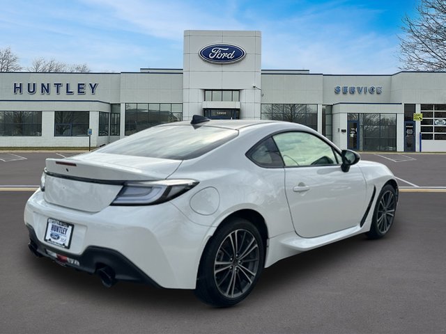 Used 2023 Toyota GR86 RWD image 4