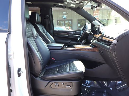 Used 2021 Cadillac Escalade ESV Sport Platinum AWD/4WD image 21