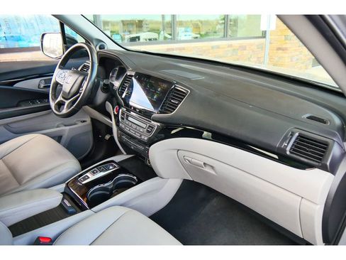 Used 2022 Honda Pilot Touring image 14