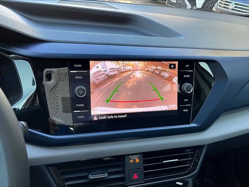 Certified 2023 Volkswagen Taos SE w/ Panoramic Sunroof Package image 26