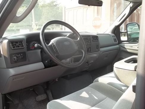 Used 2004 Ford F250 XLT AWD/4WD image 10