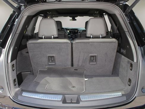 New 2025 Cadillac XT6 Premium Luxury image 17