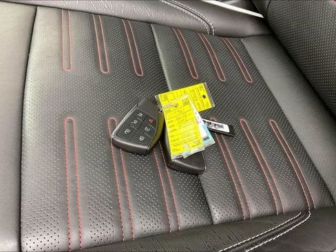 Certified 2025 GMC Yukon XL AT4 Ultimate image 14