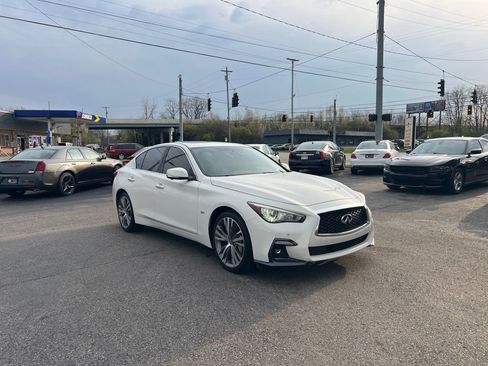 Used 2018 INFINITI Q50 Sport w/ Sensory Package (Sport) AWD/4WD image 18