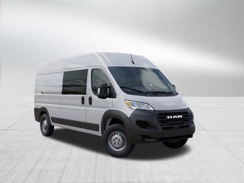 New 2025 RAM ProMaster 3500 w/ Crew Van Package image 5