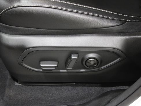 Used 2024 Jeep Grand Cherokee Limited image 4