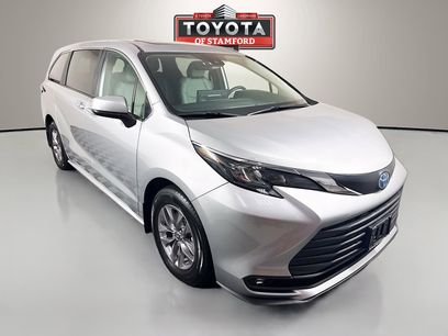 Used 2025 Toyota Sienna XLE
