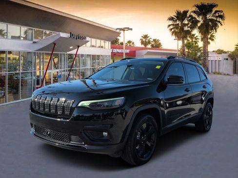 Certified 2023 Jeep Cherokee Altitude Lux w/ Lux Elite Package AWD/4WD image 7