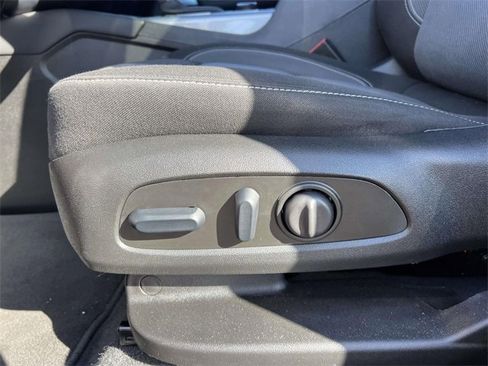 Certified 2025 Chevrolet Blazer LT w/ Convenience Package image 20