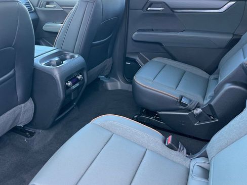 New 2026 GMC Acadia AT4 AWD/4WD image 9