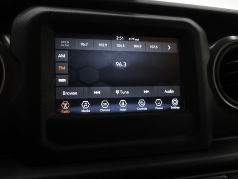 Used 2023 Jeep Gladiator Sport AWD/4WD image 41