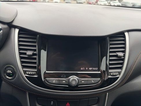 Used 2022 Chevrolet Trax LT w/ LT Convenience Package image 22