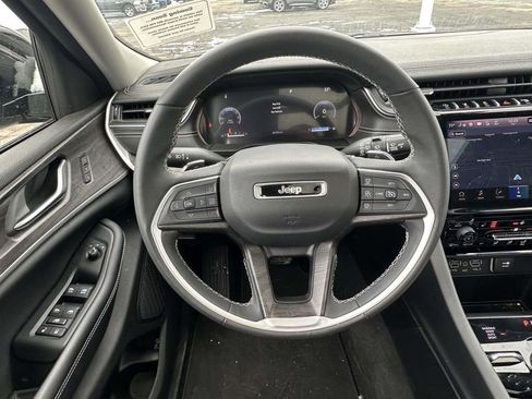 Used 2023 Jeep Grand Cherokee L Limited w/ Trailer Tow Group (B) image 16