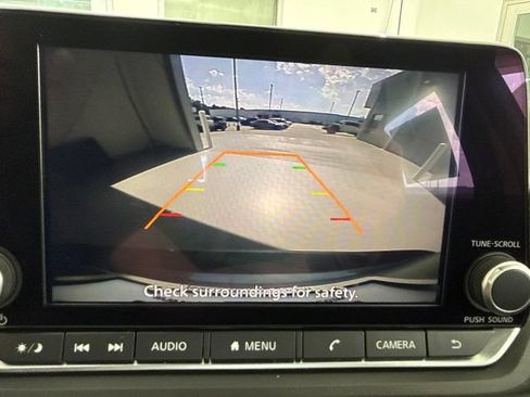 Used 2024 Nissan Rogue SV FWD image 22