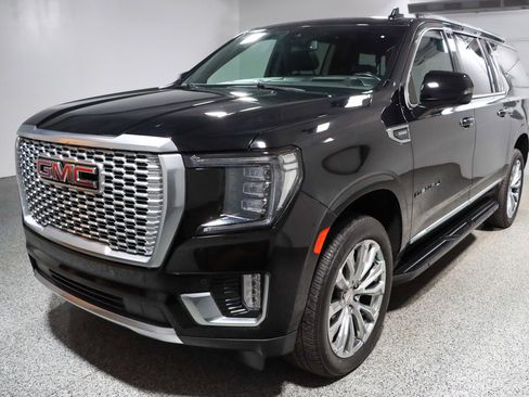 Used 2023 GMC Yukon XL Denali AWD/4WD image 37