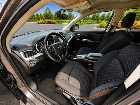 Used 2018 Dodge Journey SXT FWD image 13