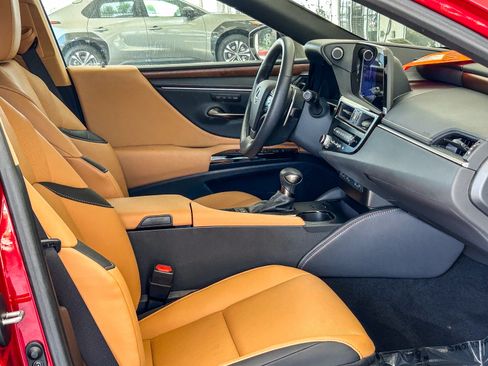 Used 2025 Lexus ES 300h w/ Premium Package FWD image 16