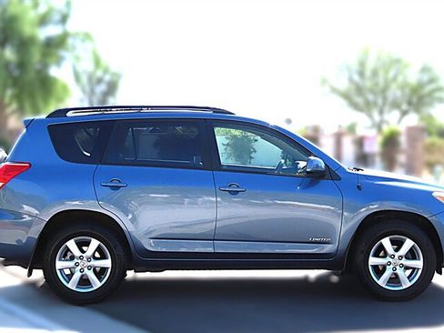 Used 2006 Toyota RAV4 Limited image 7