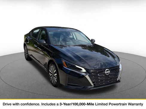 Used 2025 Nissan Altima 2.5 SV FWD image 1