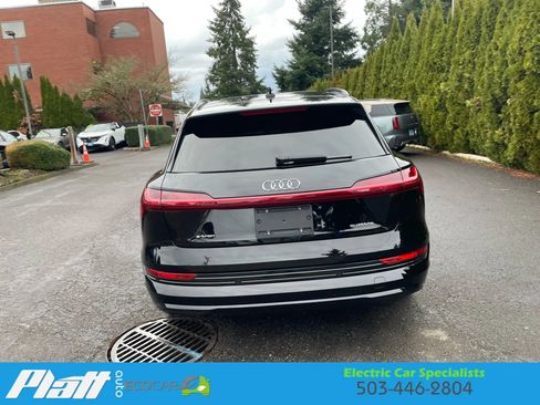 Used 2021 Audi e-tron Premium image 9