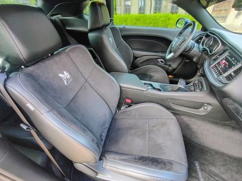 Used 2017 Dodge Challenger R/T Scat Pack w/ Leather Interior Group RWD image 45