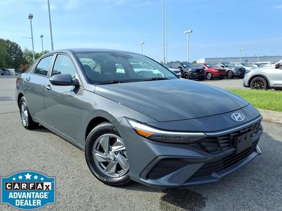 Used 2025 Hyundai Elantra SE