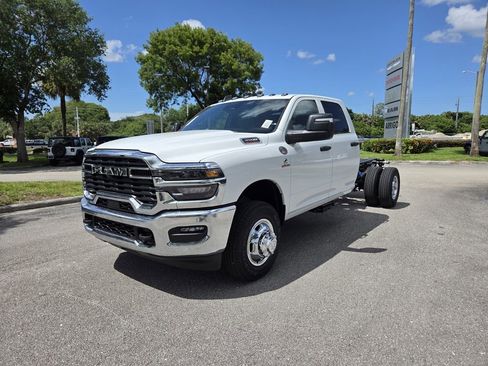 New 2026 RAM 3500 Tradesman w/ Chrome Appearance Group A AWD/4WD image 8
