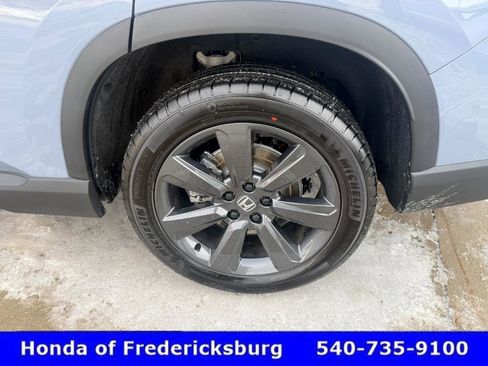 Used 2025 Honda Pilot Sport image 16