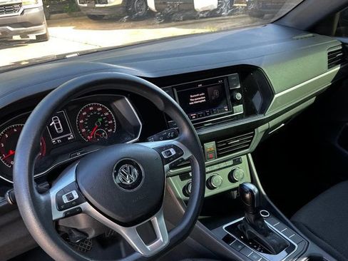 Used 2019 Volkswagen Jetta FWD image 13