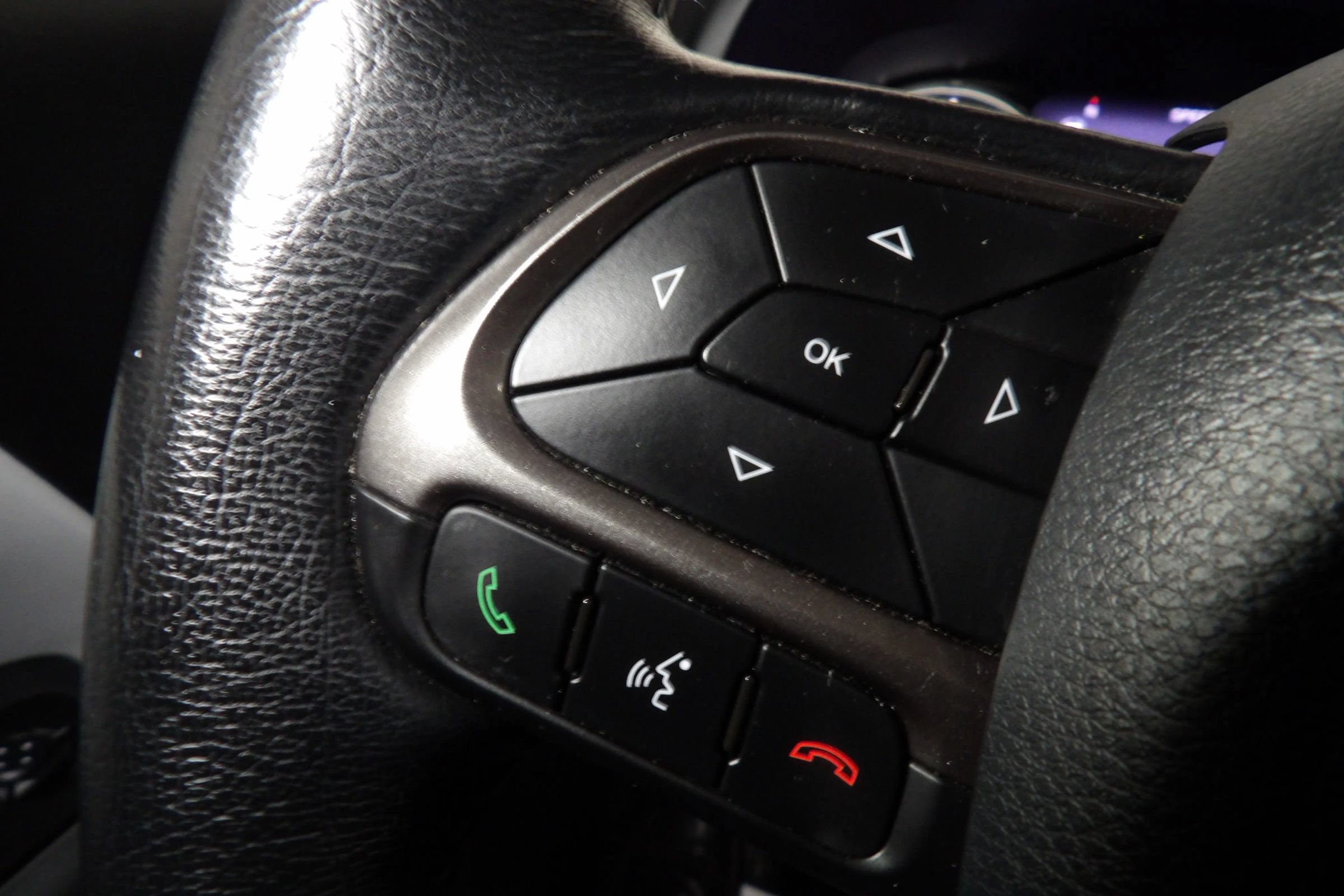 Used 2021 Jeep Renegade Limited w/ Sun & Sound Group AWD/4WD image 27