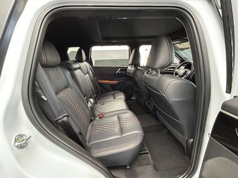 Used 2024 Mitsubishi Outlander SEL AWD/4WD image 51