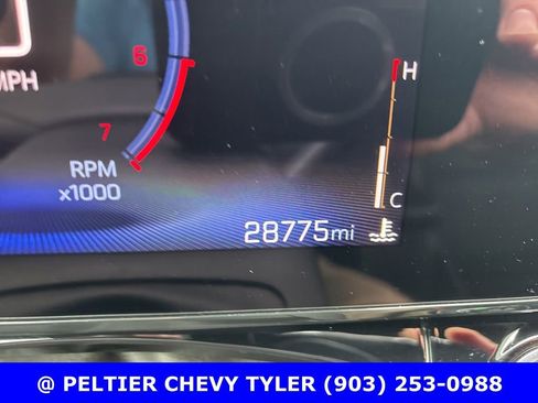 Used 2025 Chevrolet Trax RS w/ Driver Confidence Package FWD image 23