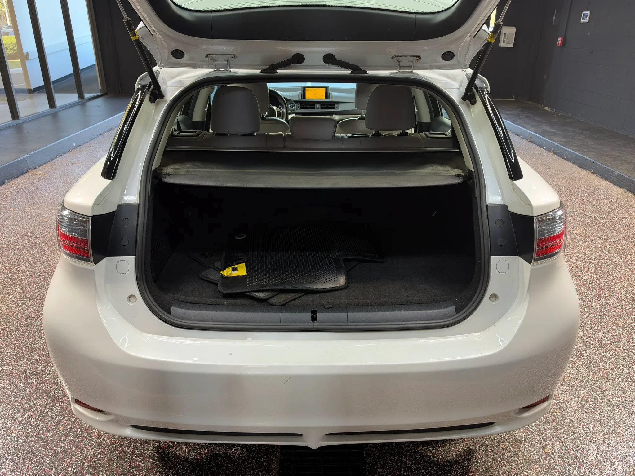 Used 2012 Lexus CT 200h Premium w/ Leather Pkg FWD image 25