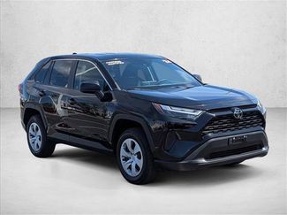 Used 2024 Toyota RAV4 LE AWD/4WD video 3