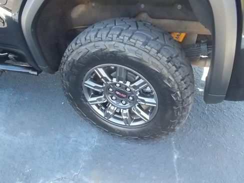 Used 2024 GMC Sierra 1500 AT4X image 13