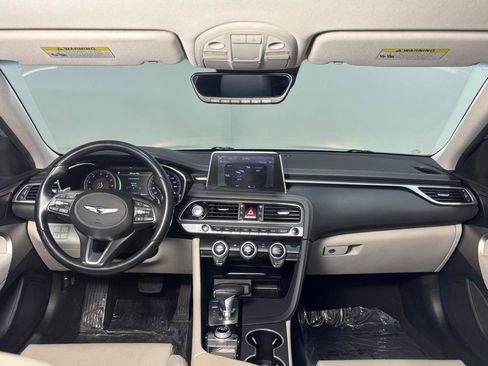 Used 2019 Genesis G70 2.0T Advanced RWD image 13