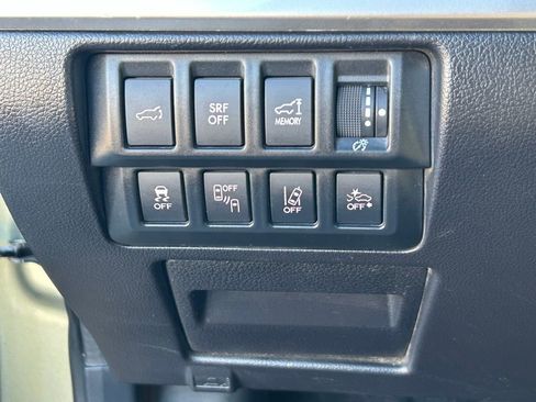 Used 2017 Subaru Outback 3.6R Touring image 18