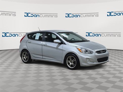 Used 2015 Hyundai Accent Sport image 2