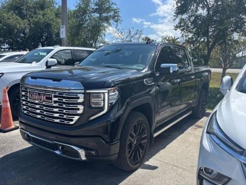 Used 2023 GMC Sierra 1500 Denali w/ Technology Package AWD/4WD image 4