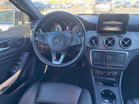 Used 2017 Mercedes-Benz GLA 250 4MATIC image 5