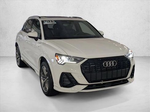Certified 2025 Audi Q3 2.0T Premium w/ Convenience Package image 3