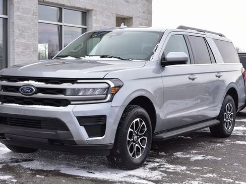 Used 2023 Ford Expedition Max XLT image 8