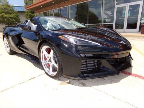 Used 2025 Chevrolet Corvette E-Ray AWD/4WD image 3