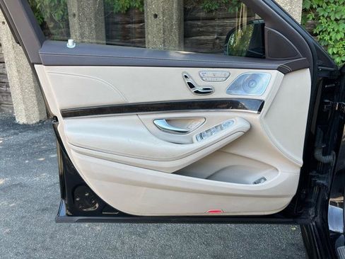 Used 2015 Mercedes-Benz S 550 4MATIC Sedan image 25