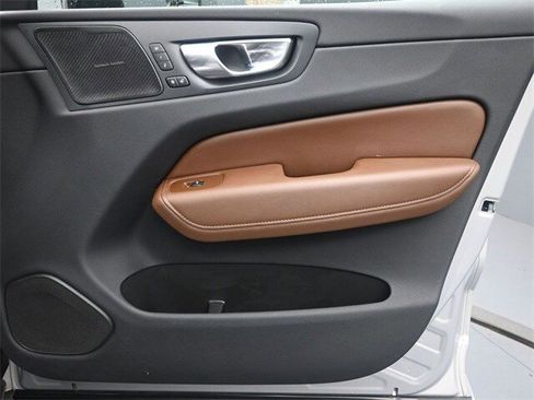 Used 2023 Volvo XC60 B5 Ultimate w/ Protection Package Premier image 30