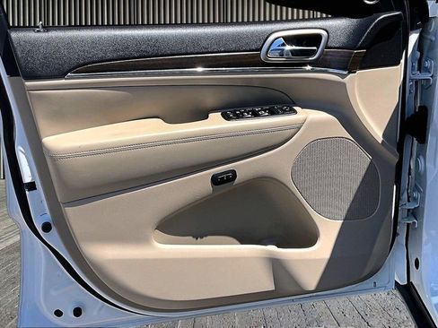 Used 2014 Jeep Grand Cherokee Limited w/ Mopar Chrome Edition Group RWD image 23