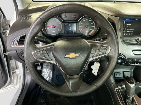 Used 2019 Chevrolet Cruze LT w/ LT Fleet Convenience Package FWD image 11