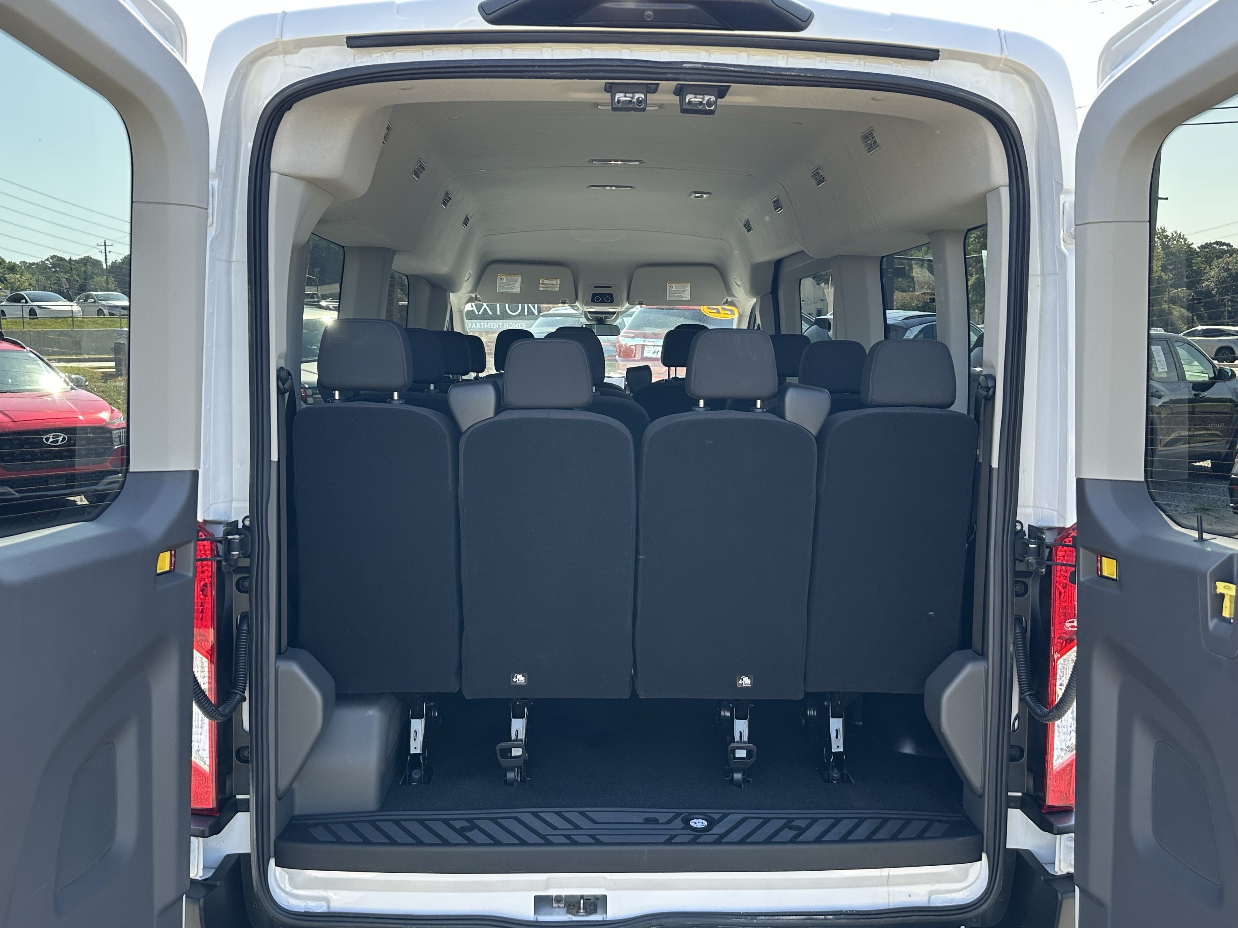 Used 2022 Ford Transit 350 XLT RWD image 19