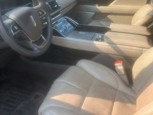 Certified 2023 Lincoln Navigator L Reserve AWD/4WD image 11